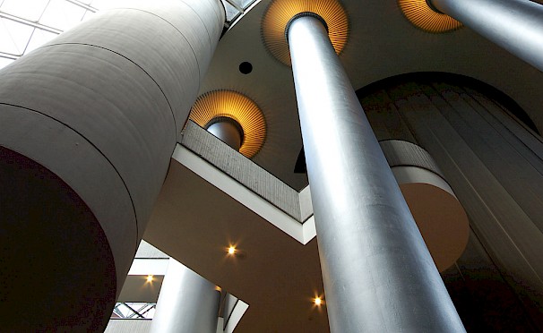 Westin Peachtree Atlanta hotel lobby area.